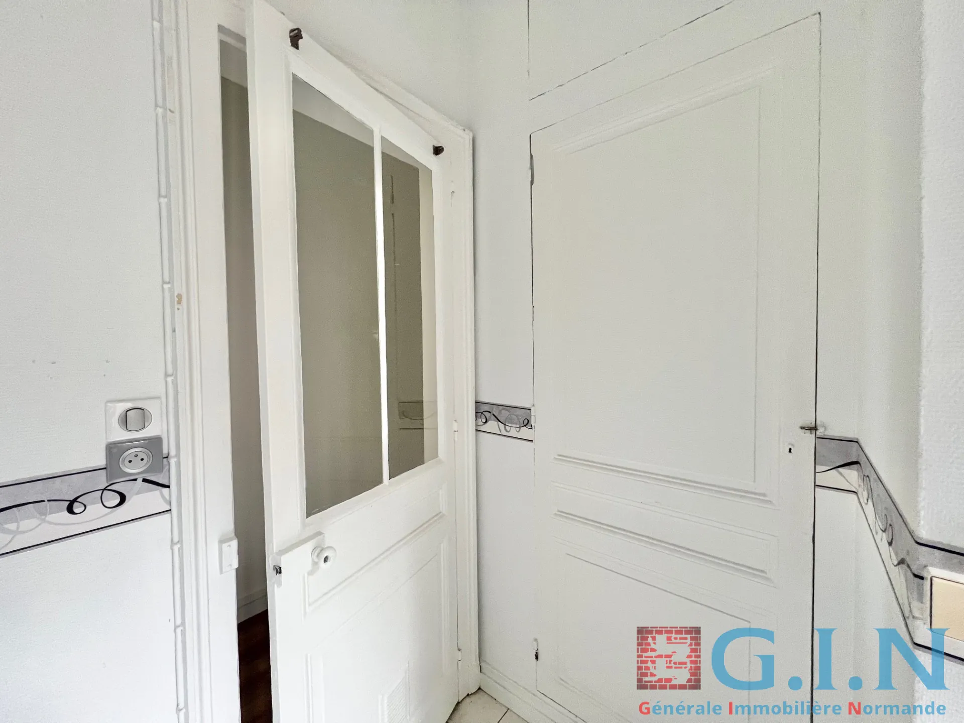 Appartement T1 lumineux de 37,30 m² à vendre à Rouen, secteur Place Saint-Marc 