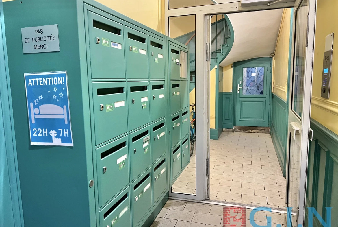 Appartement T1 lumineux de 37,30 m² à vendre à Rouen, secteur Place Saint-Marc 