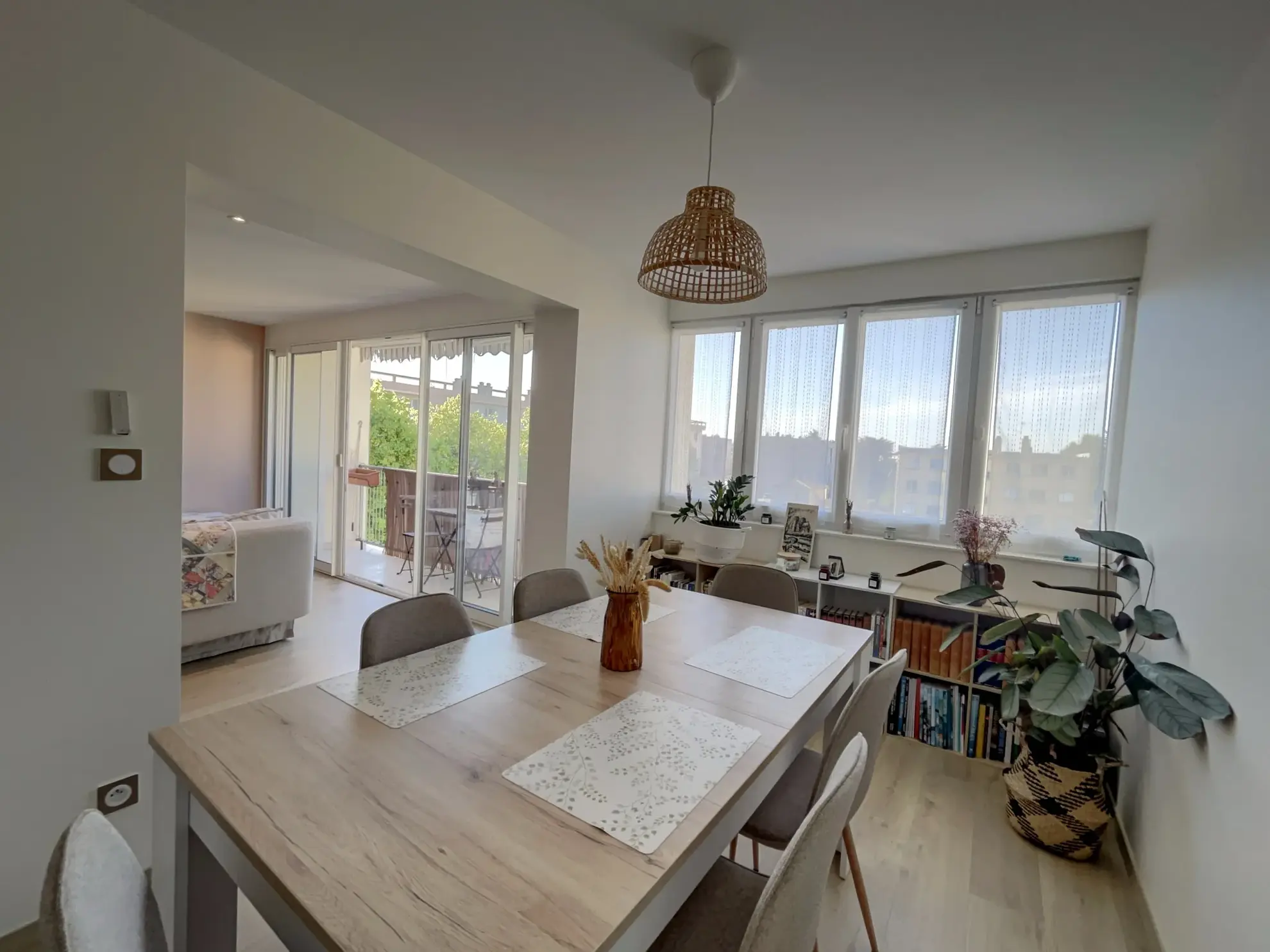 Appartement de 66 m² à Guilherand-Granges avec balcon et garage 