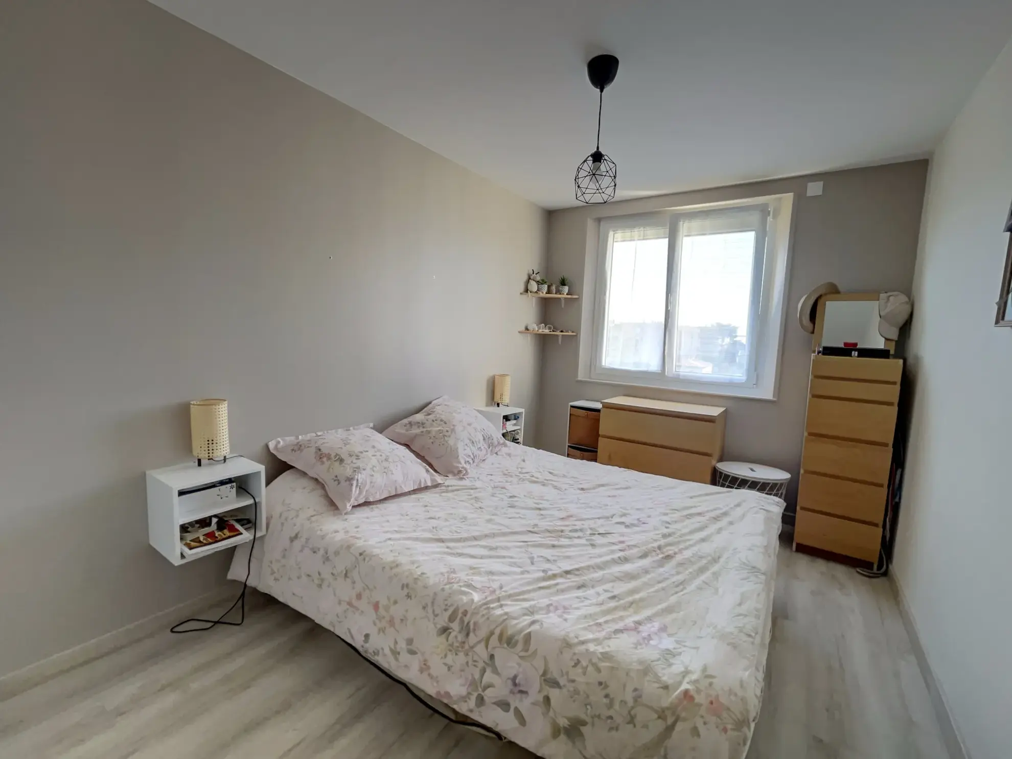 Appartement de 66 m² à Guilherand-Granges avec balcon et garage 