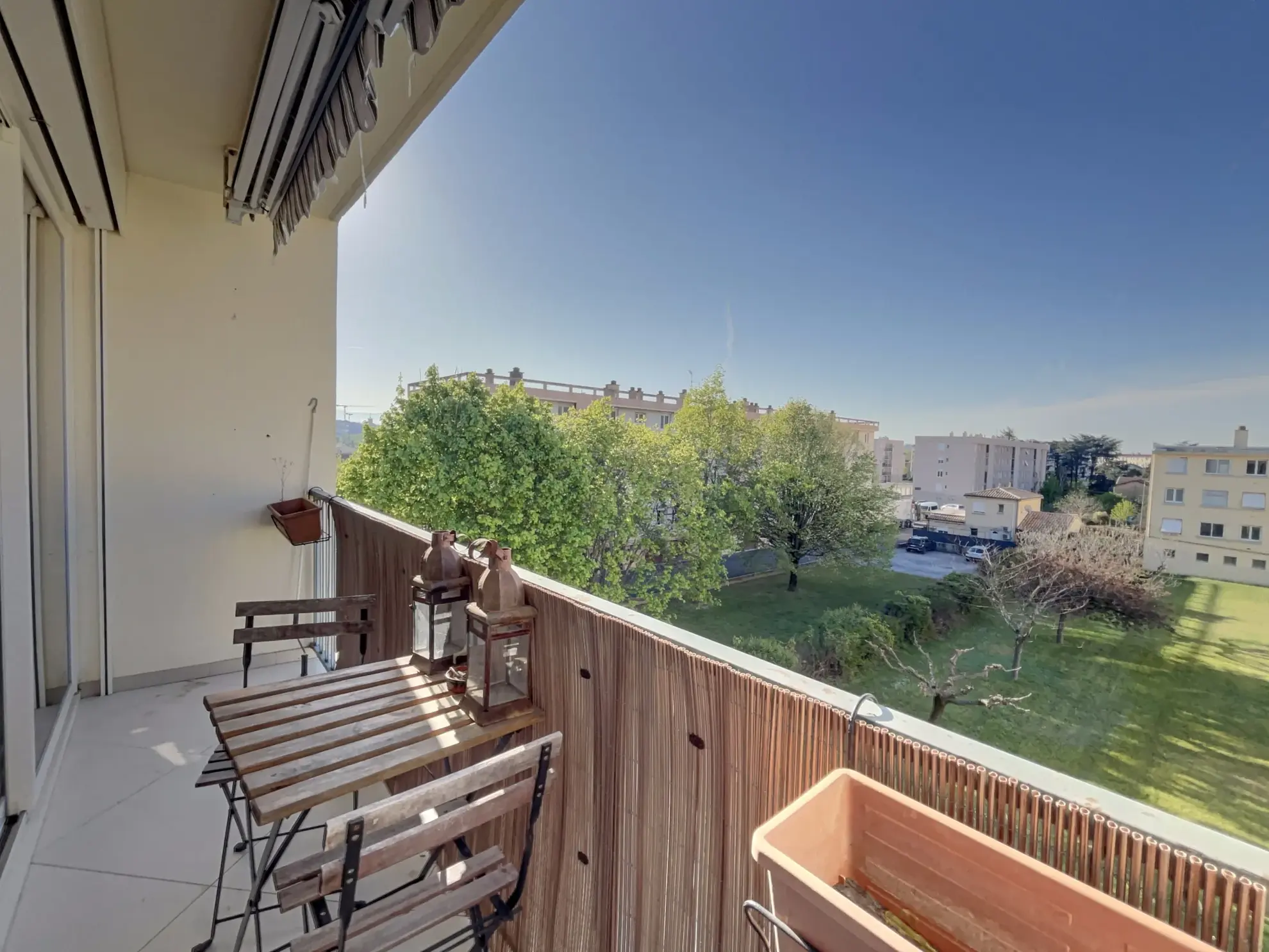 Appartement de 66 m² à Guilherand-Granges avec balcon et garage 