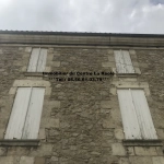 Immeuble en pierre de 370 m² au centre de La Réole, idéal pour investissement
