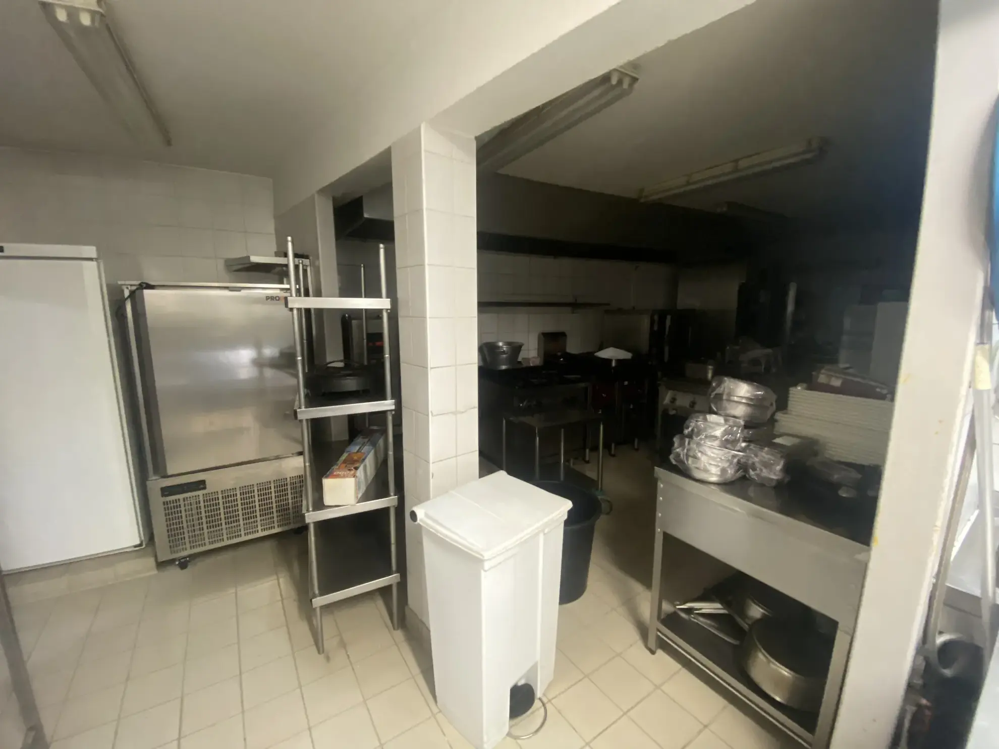 Immeuble en pierre de 370 m² au centre de La Réole, idéal pour investissement 