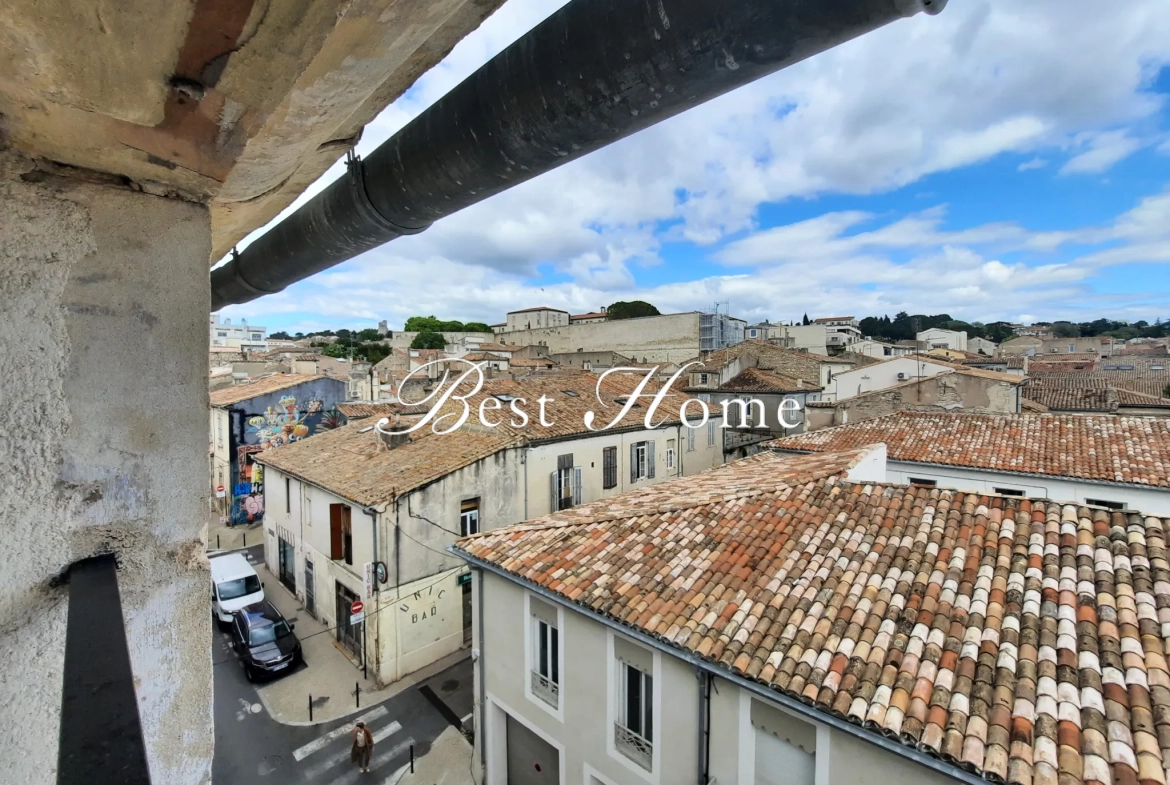 Appartement 2 pièces lumineux avec vue dans le centre de Nîmes à vendre 