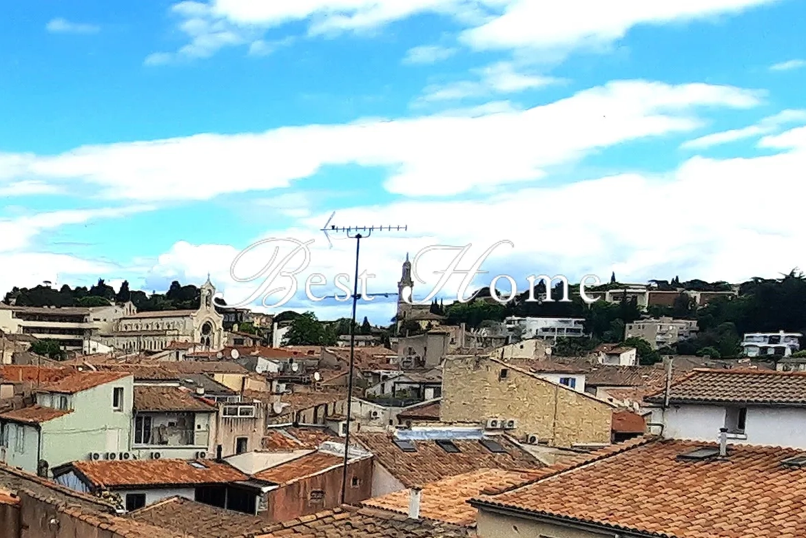 Appartement 2 pièces lumineux avec vue dans le centre de Nîmes à vendre 