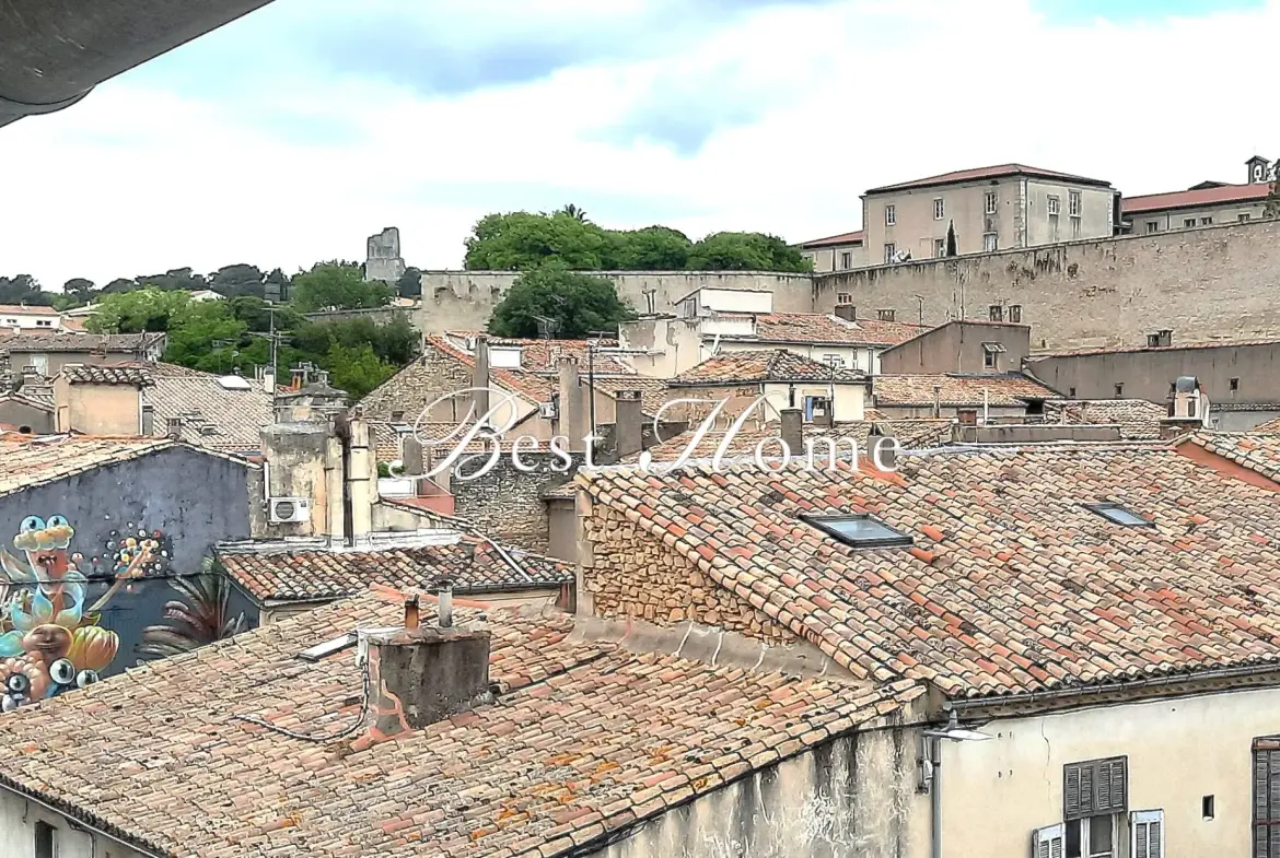 Appartement 2 pièces lumineux avec vue dans le centre de Nîmes à vendre 