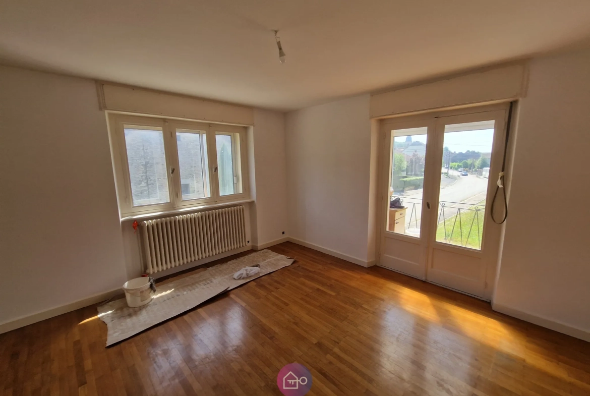 Maison à vendre avec potentiel exceptionnel à Pomoy (70) - Grand terrain et dépendances 
