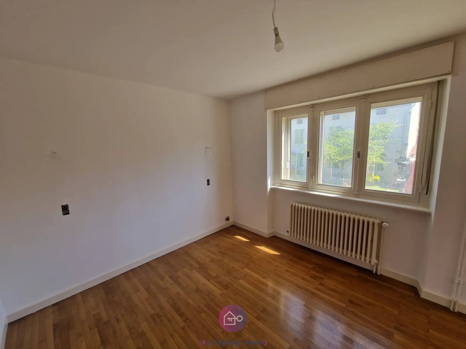 Maison à vendre avec potentiel exceptionnel à Pomoy (70) - Grand terrain et dépendances 