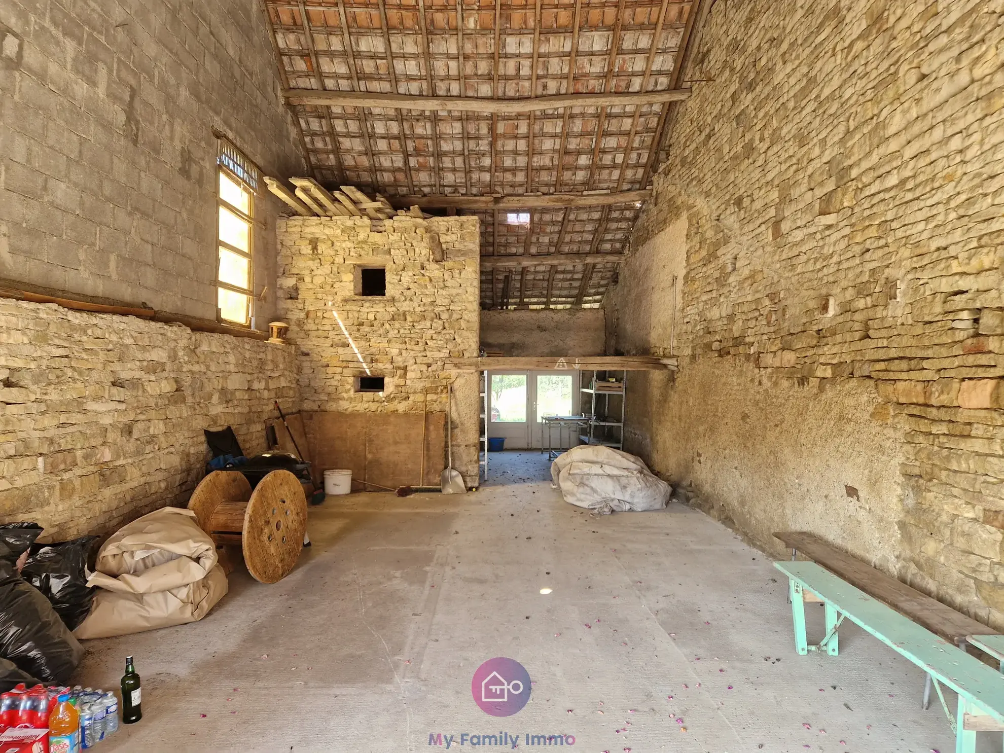 Maison à vendre avec potentiel exceptionnel à Pomoy (70) - Grand terrain et dépendances 