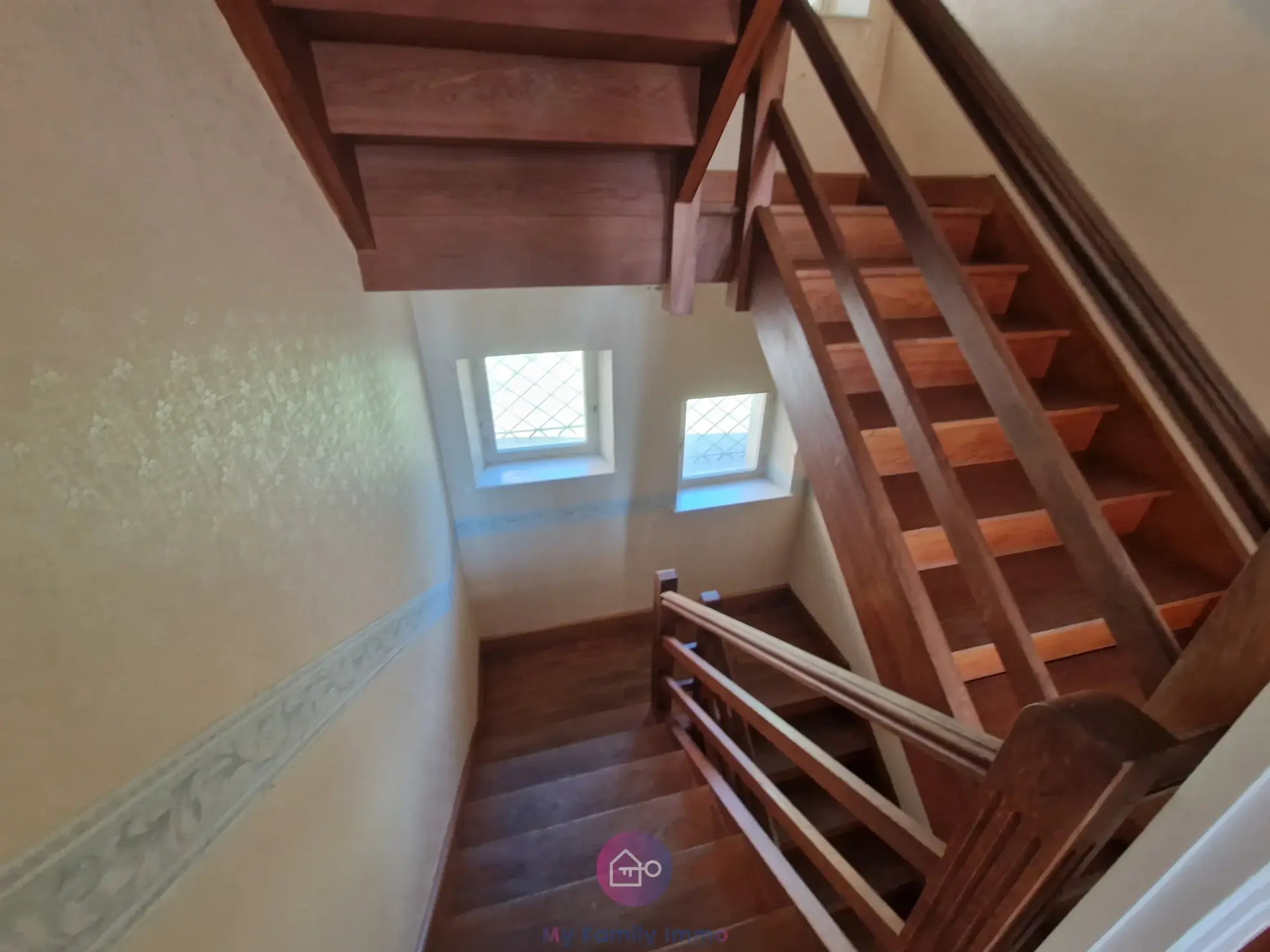 Maison à vendre avec potentiel exceptionnel à Pomoy (70) - Grand terrain et dépendances 