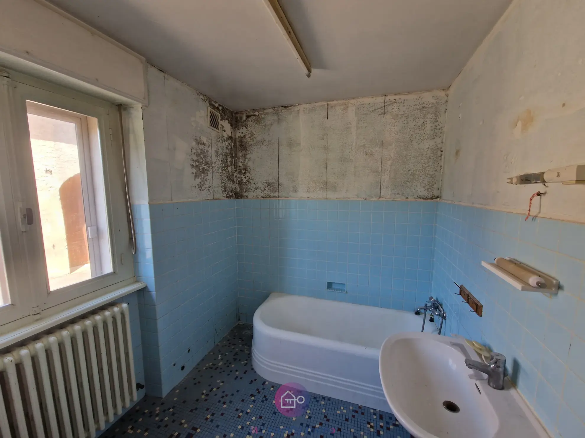 Maison à vendre avec potentiel exceptionnel à Pomoy (70) - Grand terrain et dépendances 