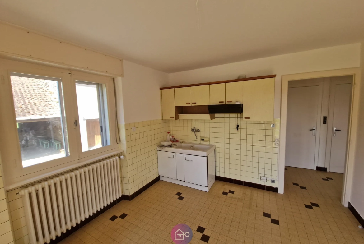 Maison à vendre avec potentiel exceptionnel à Pomoy (70) - Grand terrain et dépendances 