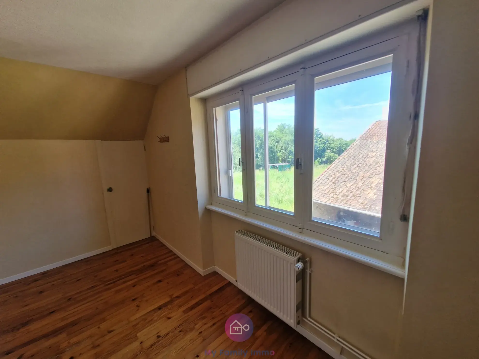 Maison à vendre avec potentiel exceptionnel à Pomoy (70) - Grand terrain et dépendances 