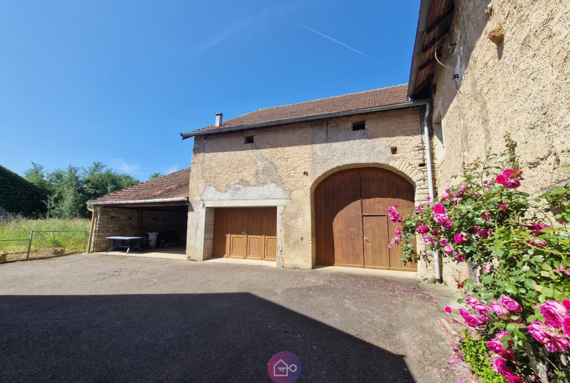Maison à vendre avec potentiel exceptionnel à Pomoy (70) - Grand terrain et dépendances 