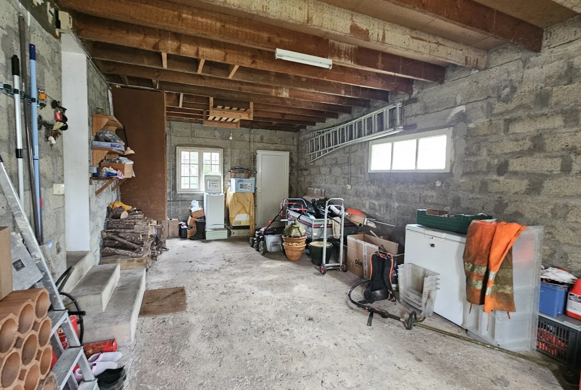 Maison néo-bretonne à proximité du centre-ville de Lanveoc – 4 chambres, grand volume 