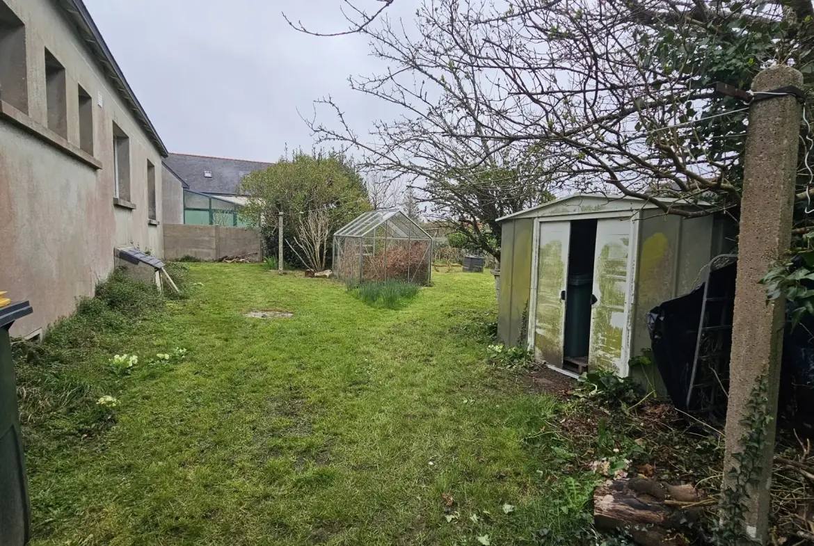 Maison néo-bretonne à proximité du centre-ville de Lanveoc – 4 chambres, grand volume 