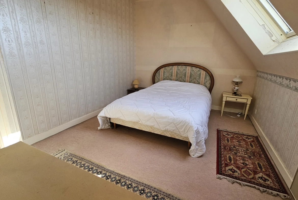 Maison néo-bretonne à proximité du centre-ville de Lanveoc – 4 chambres, grand volume 