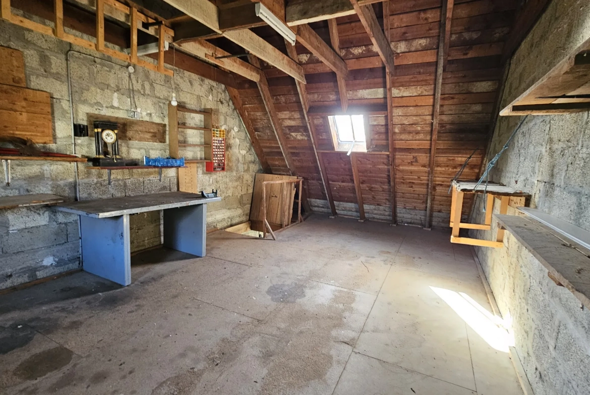 Maison néo-bretonne à proximité du centre-ville de Lanveoc – 4 chambres, grand volume 
