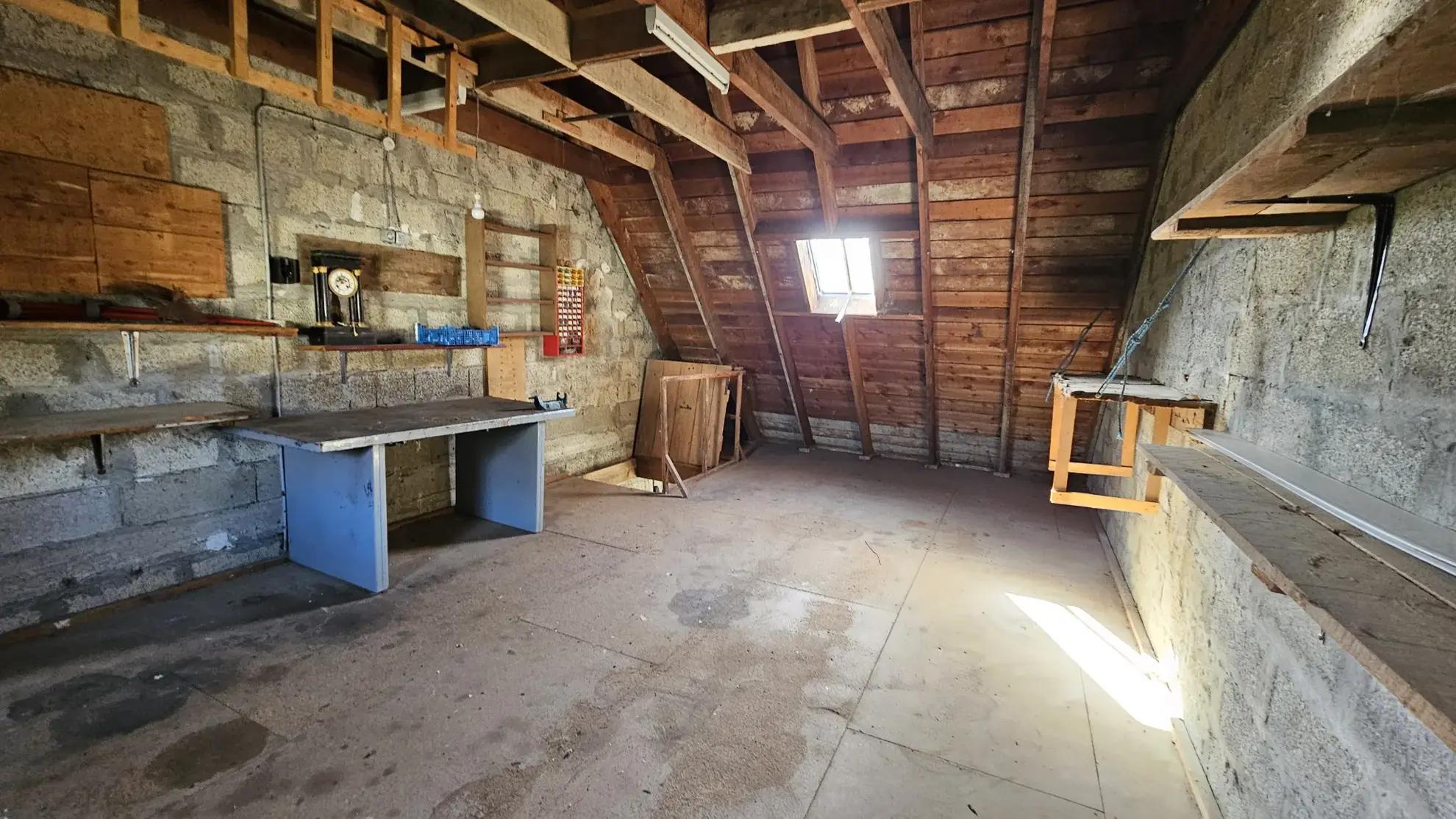 Maison néo-bretonne à proximité du centre-ville de Lanveoc – 4 chambres, grand volume 