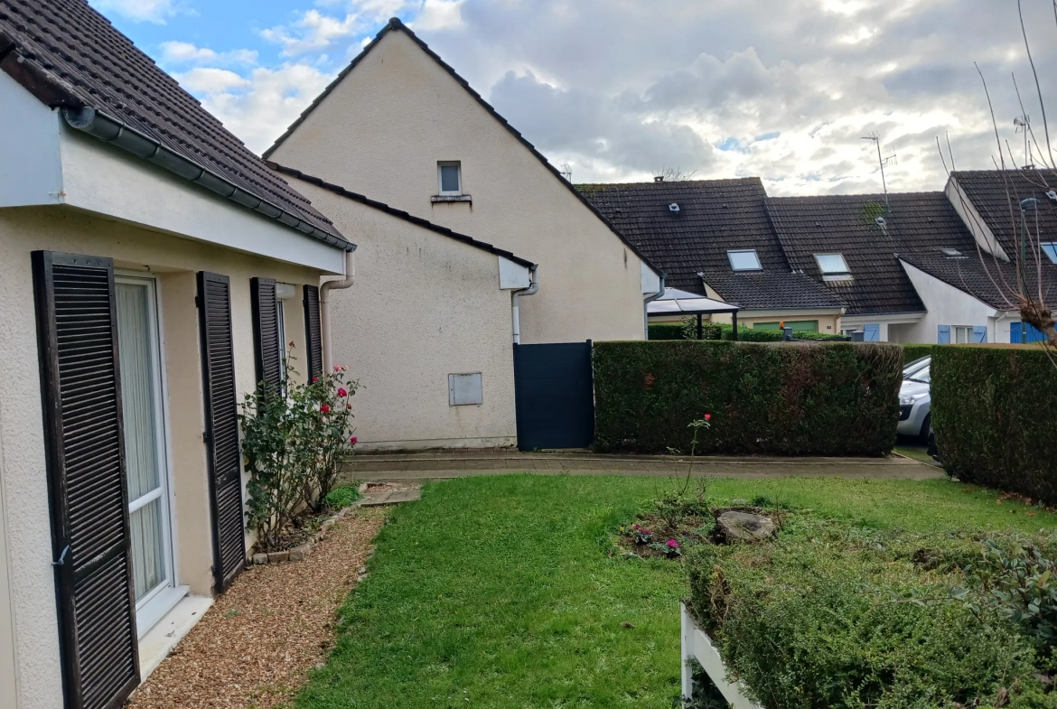 Maison de 98 m² à vendre à Condé-sur-Sarthe avec jardin et garage 