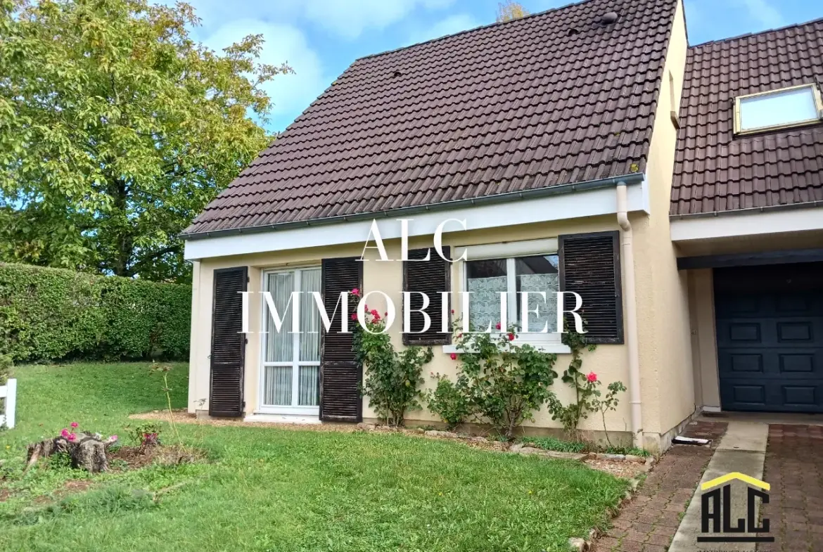 Maison de 98 m² à vendre à Condé-sur-Sarthe avec jardin et garage 