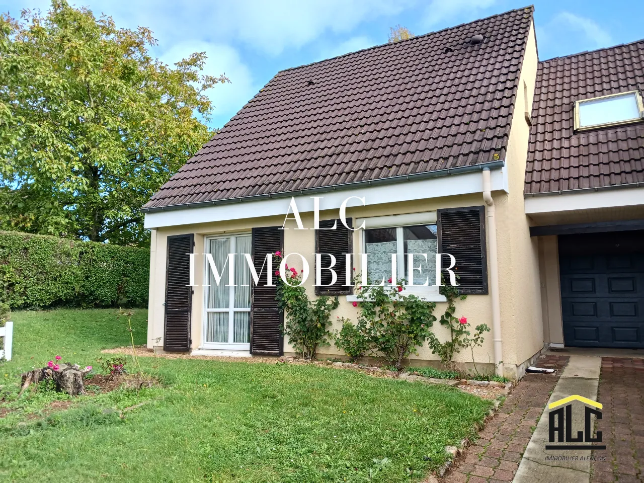 Maison de 98 m² à vendre à Condé-sur-Sarthe avec jardin et garage 