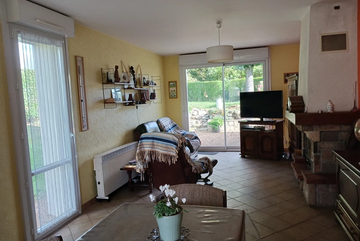 Maison de 98 m² à vendre à Condé-sur-Sarthe avec jardin et garage 