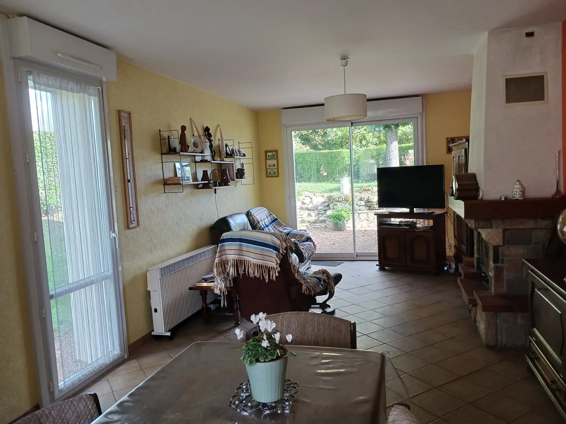 Maison de 98 m² à vendre à Condé-sur-Sarthe avec jardin et garage 