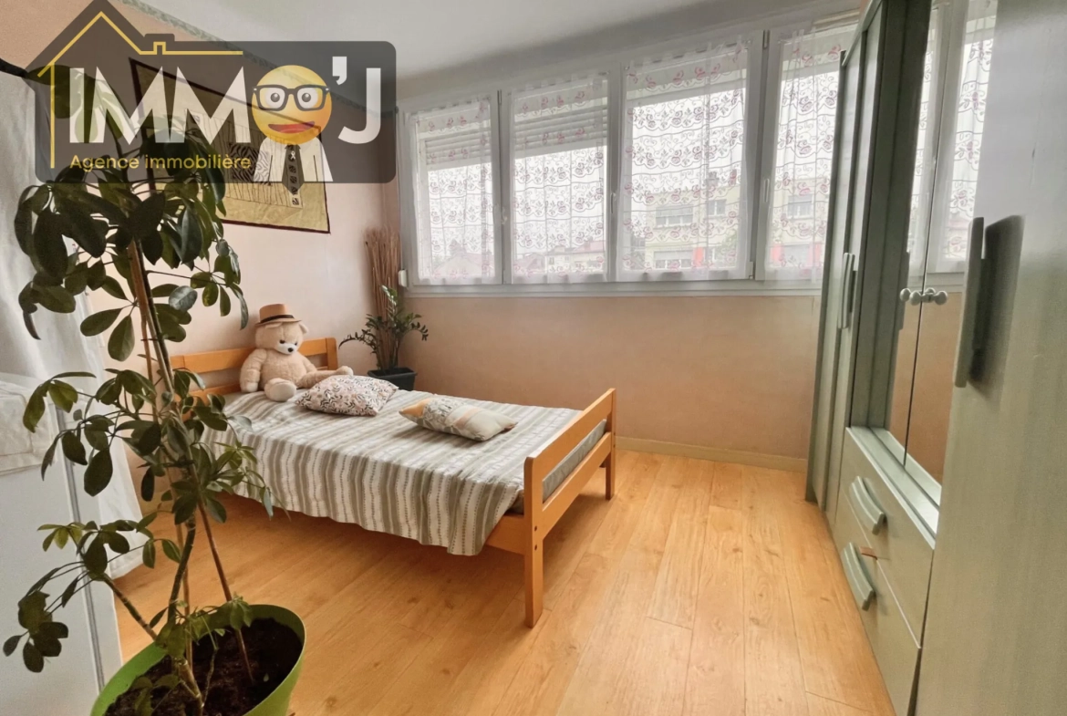Appartement 3 chambres à Vandoeuvre-lès-Nancy avec garage et balcon 