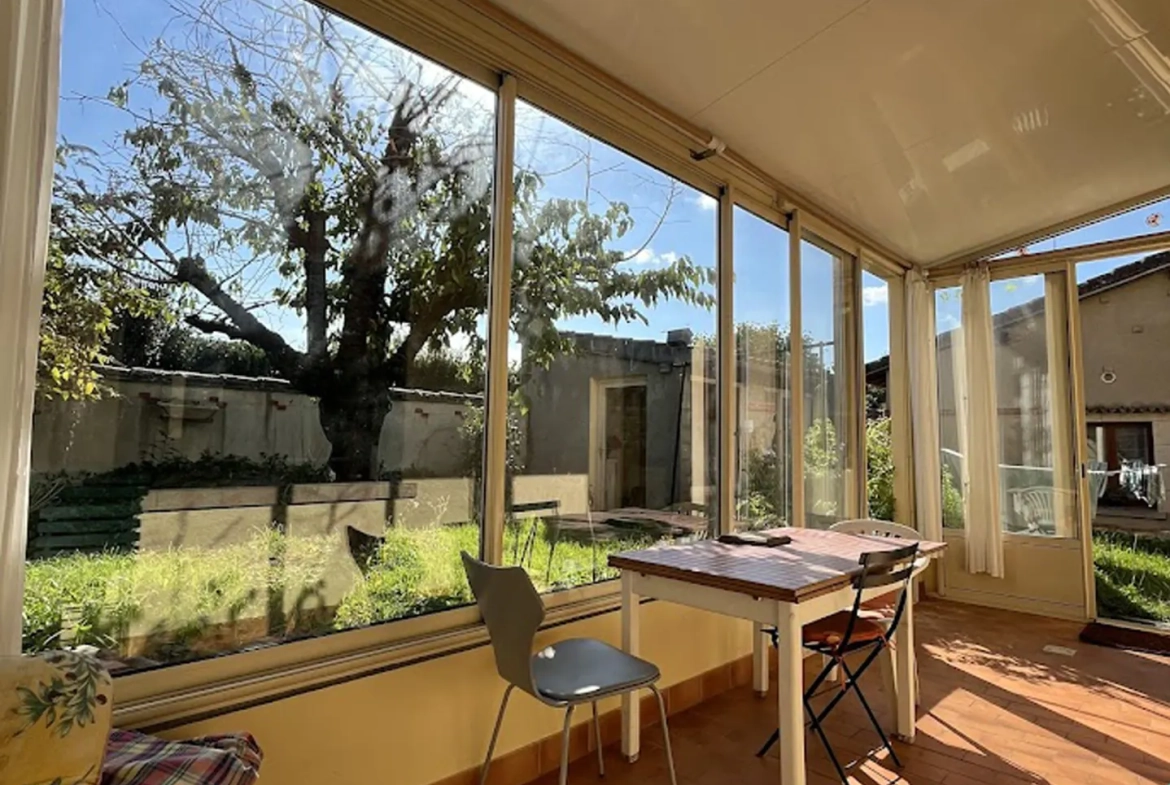 Maison à vendre en centre-ville de Fleurance avec jardin et 3 chambres 