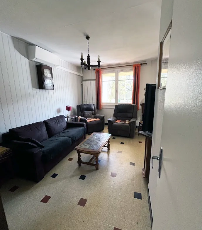 Maison à vendre en centre-ville de Fleurance avec jardin et 3 chambres 