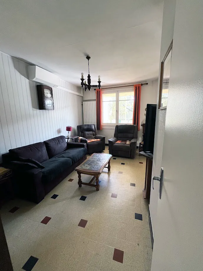 Maison à vendre en centre-ville de Fleurance avec jardin et 3 chambres 