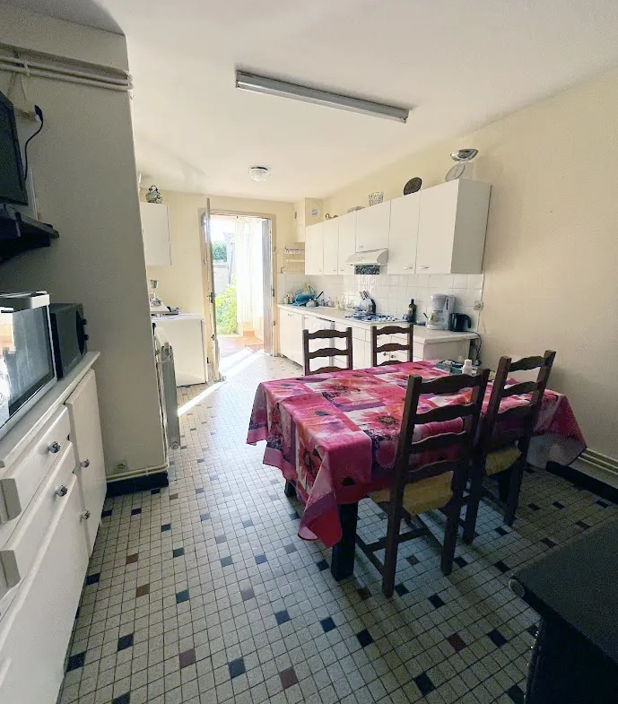 Maison à vendre en centre-ville de Fleurance avec jardin et 3 chambres 