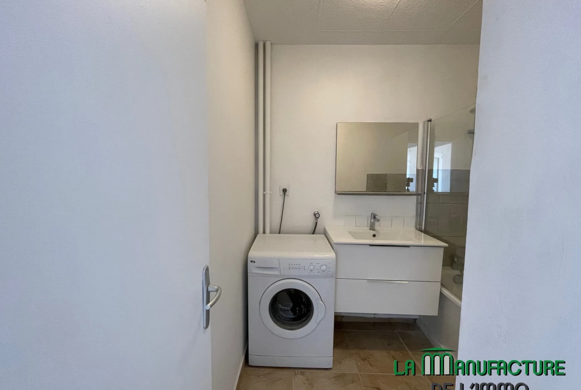 Appartement T2 rénové avec balcon et cave à Saint-Étienne - Montreynaud 