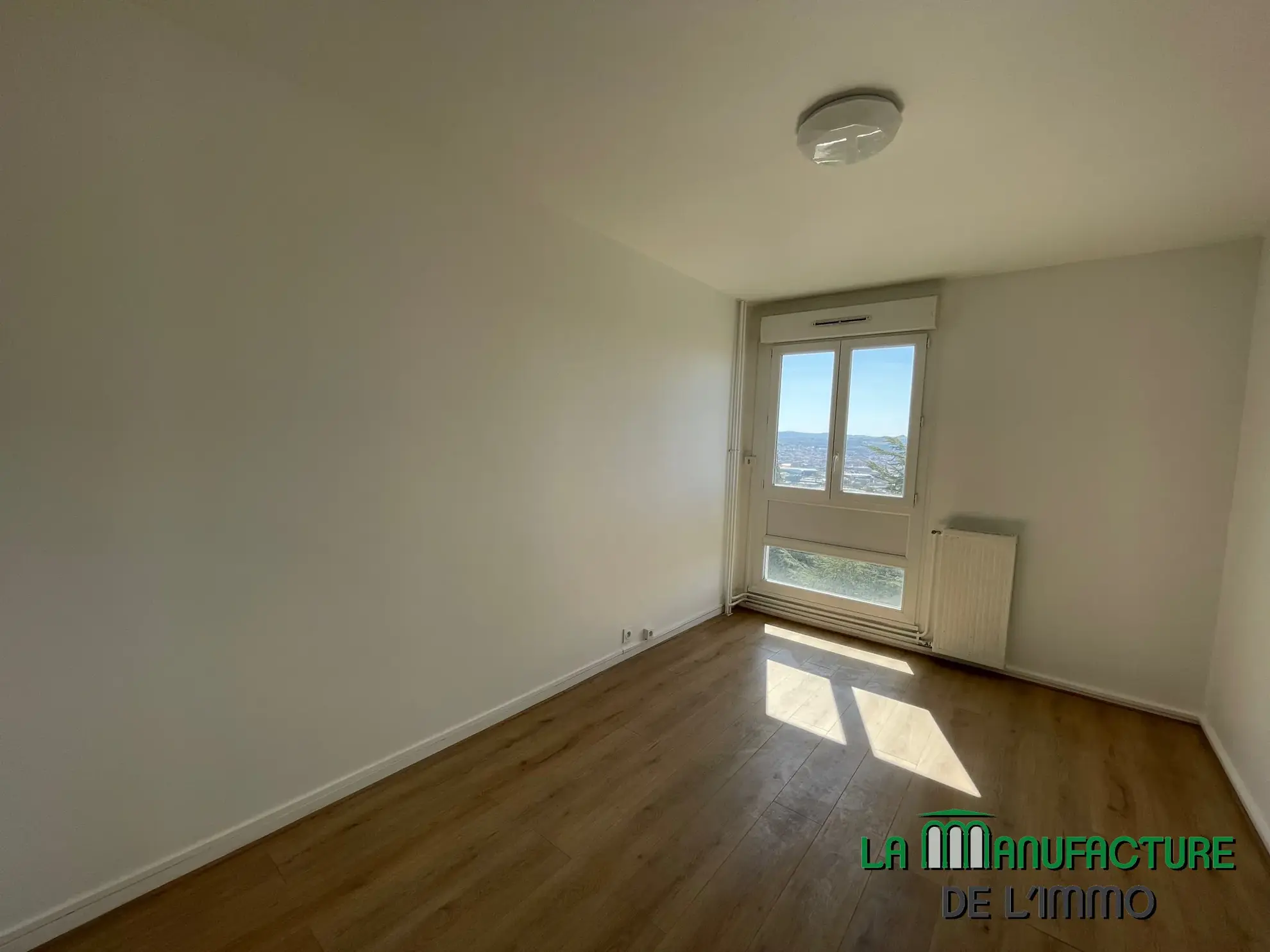 Appartement T2 rénové avec balcon et cave à Saint-Étienne - Montreynaud 