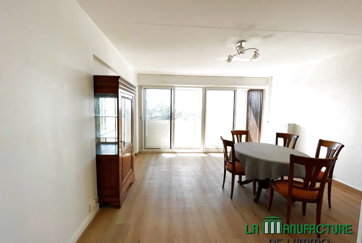 Appartement T2 rénové avec balcon et cave à Saint-Étienne - Montreynaud 