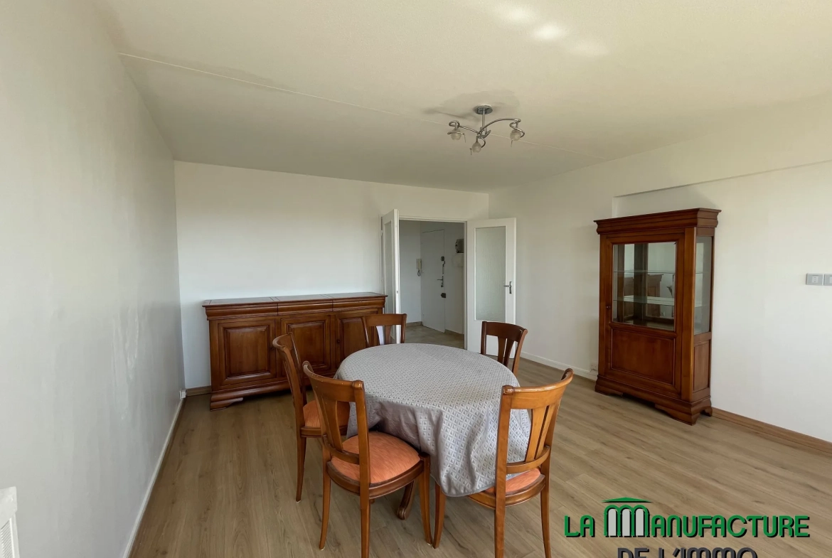 Appartement T2 rénové avec balcon et cave à Saint-Étienne - Montreynaud 
