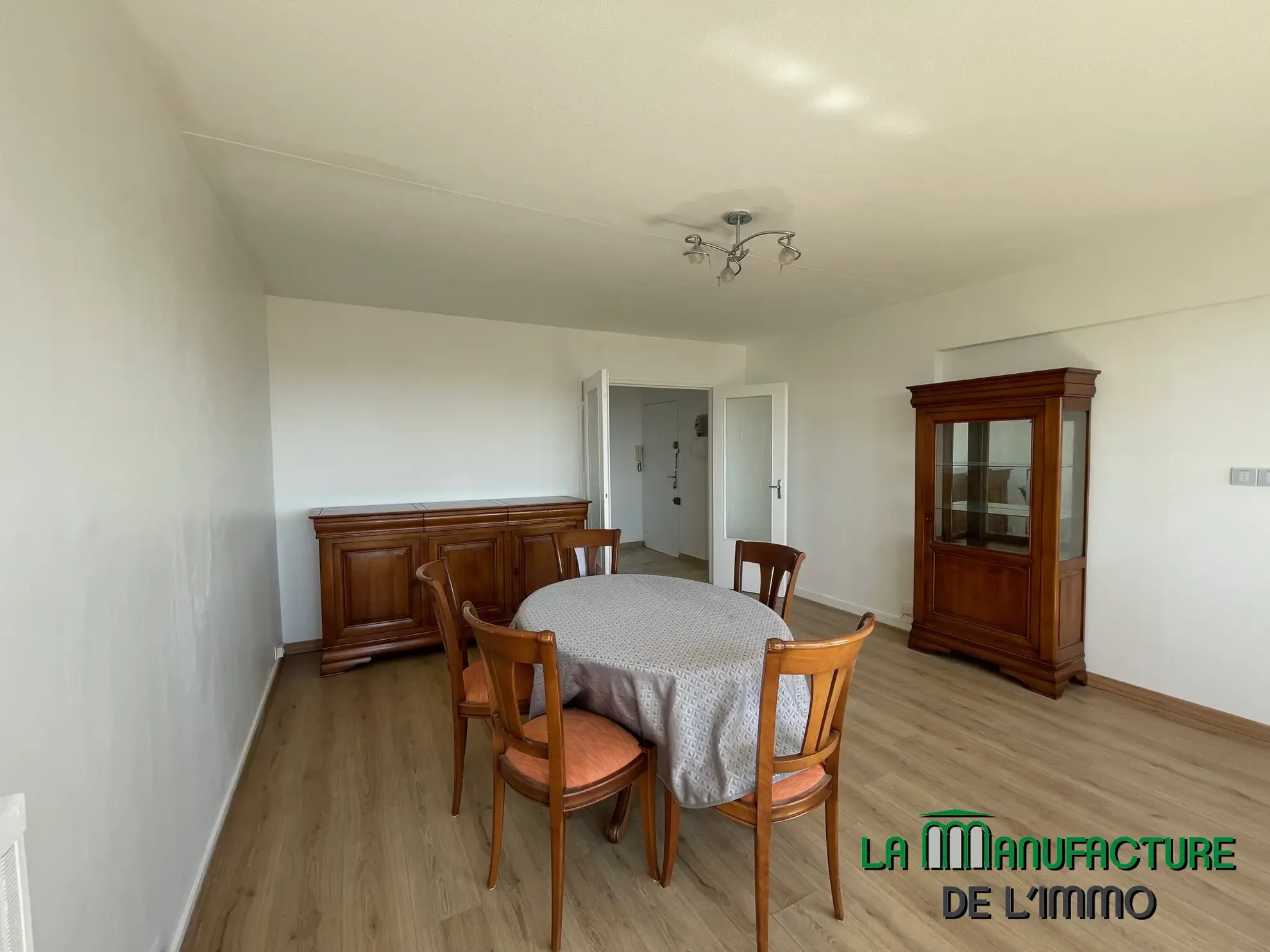 Appartement T2 rénové avec balcon et cave à Saint-Étienne - Montreynaud 