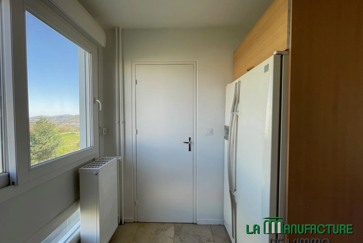 Appartement T2 rénové avec balcon et cave à Saint-Étienne - Montreynaud 