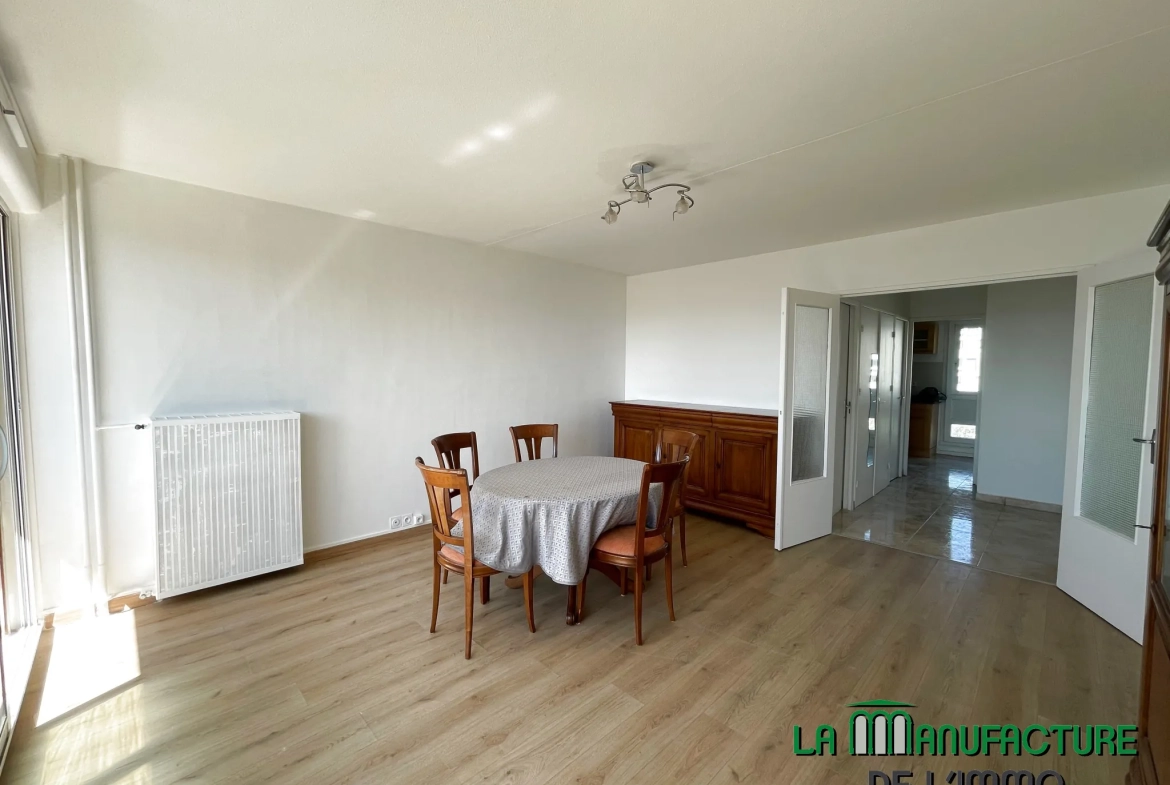 Appartement T2 rénové avec balcon et cave à Saint-Étienne - Montreynaud 