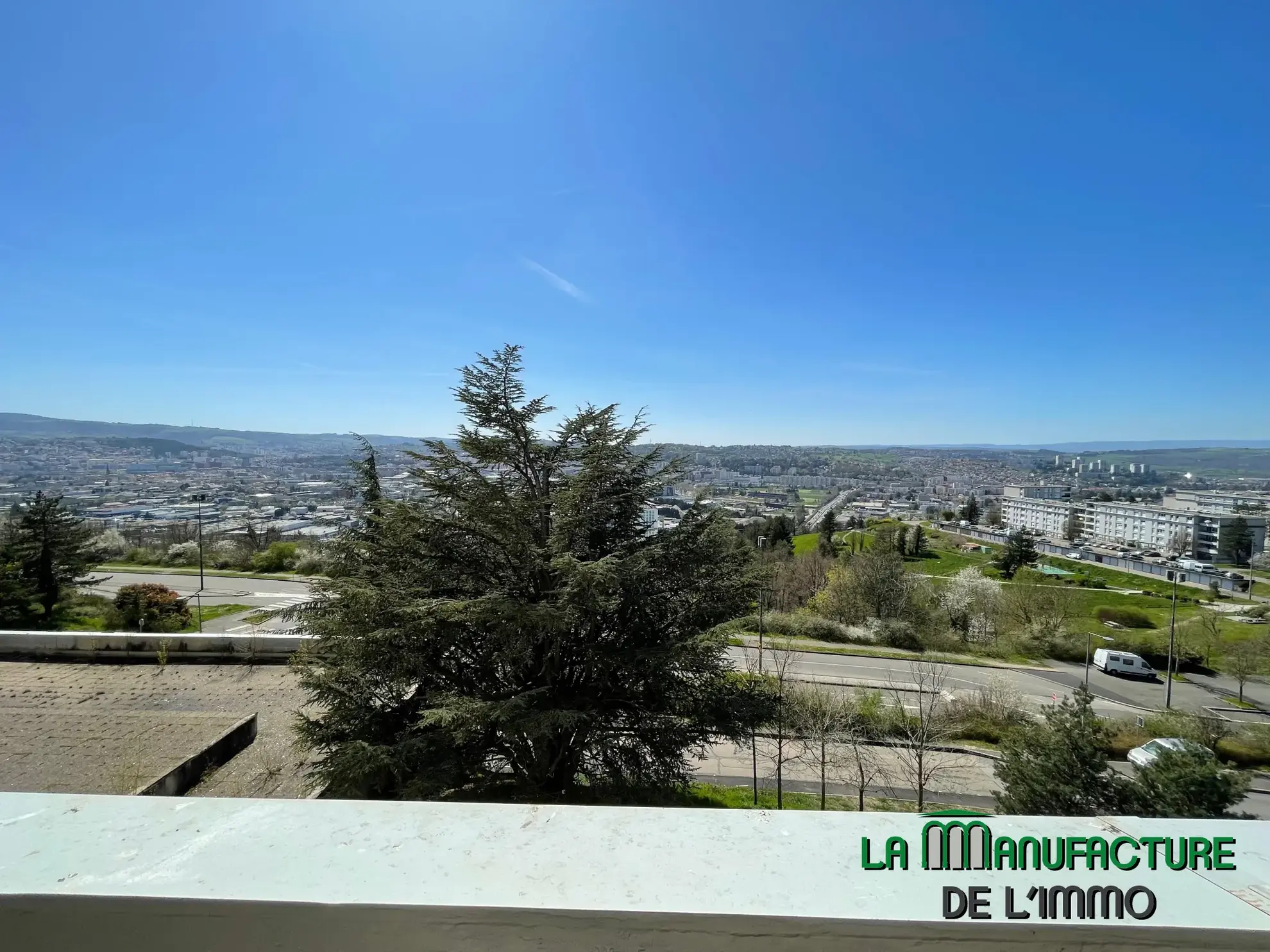 Appartement T2 rénové avec balcon et cave à Saint-Étienne - Montreynaud 