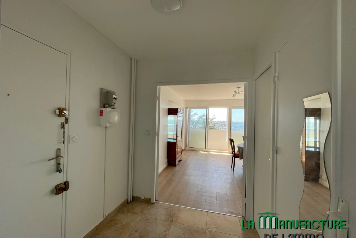 Appartement T2 rénové avec balcon et cave à Saint-Étienne - Montreynaud 