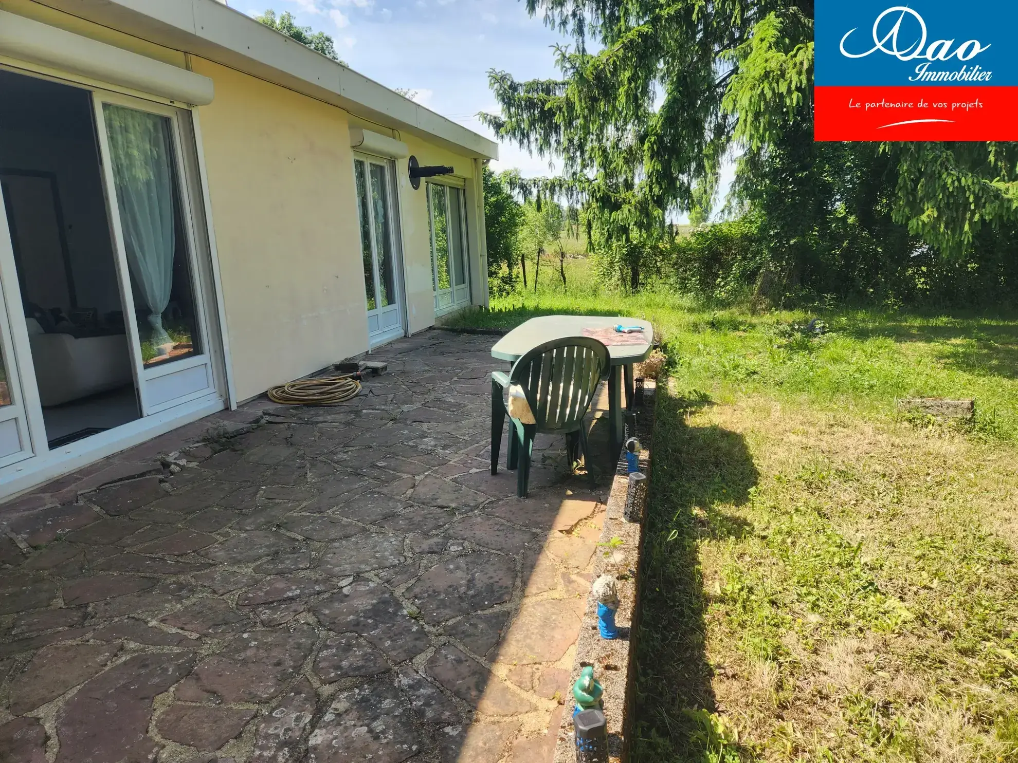 Maison de campagne avec piscine et grand terrain à Sormery, Yonne 