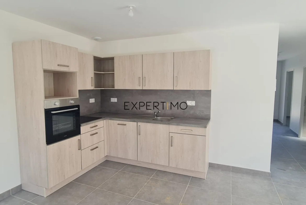 Belle villa RT2020 à Lespignan avec garage et 3 chambres 