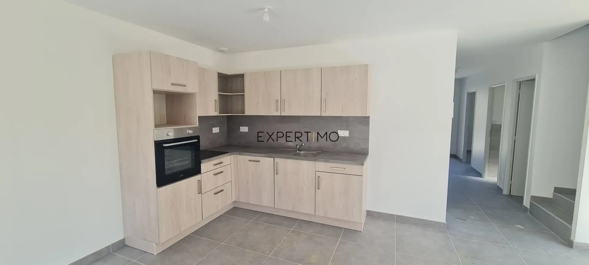 Belle villa RT2020 à Lespignan avec garage et 3 chambres 