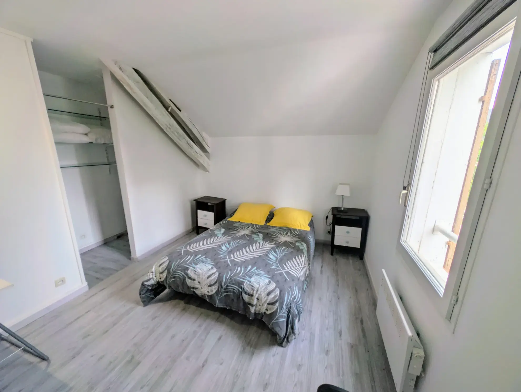Bel appartement T4 à Troyes avec vue sur la cathédrale, lumineux et rénové 