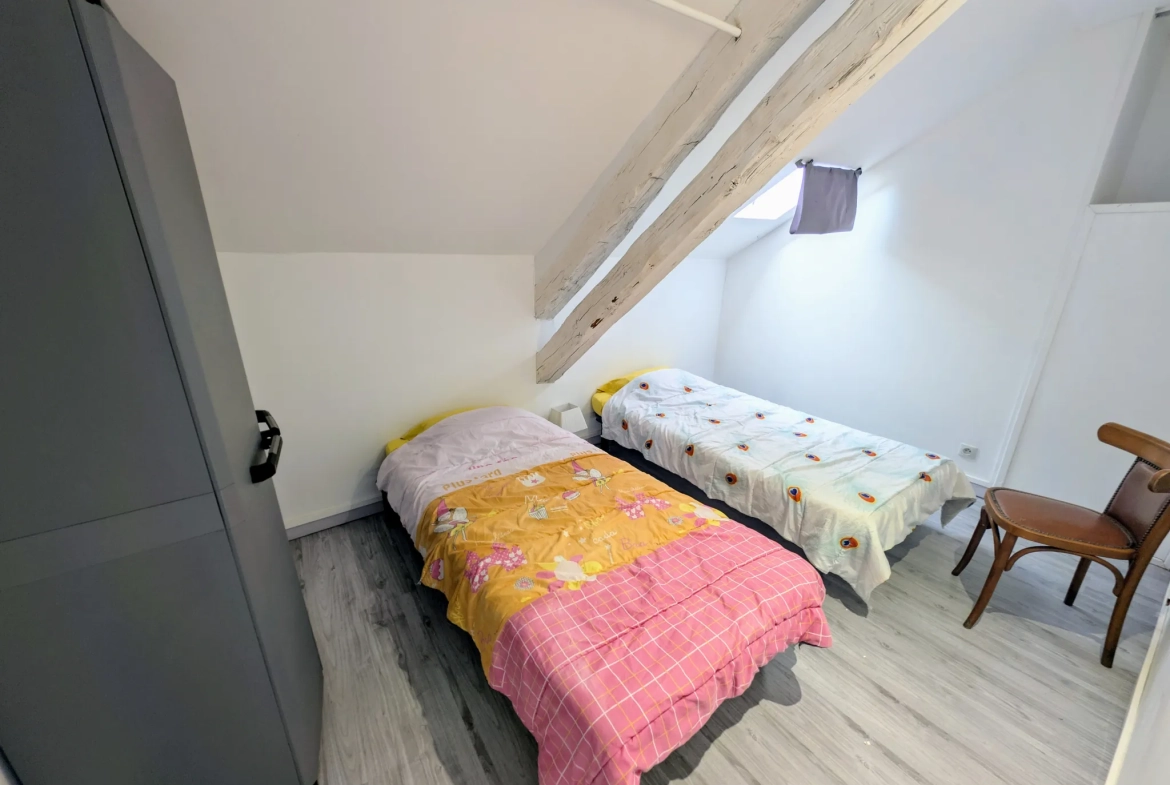 Bel appartement T4 à Troyes avec vue sur la cathédrale, lumineux et rénové 