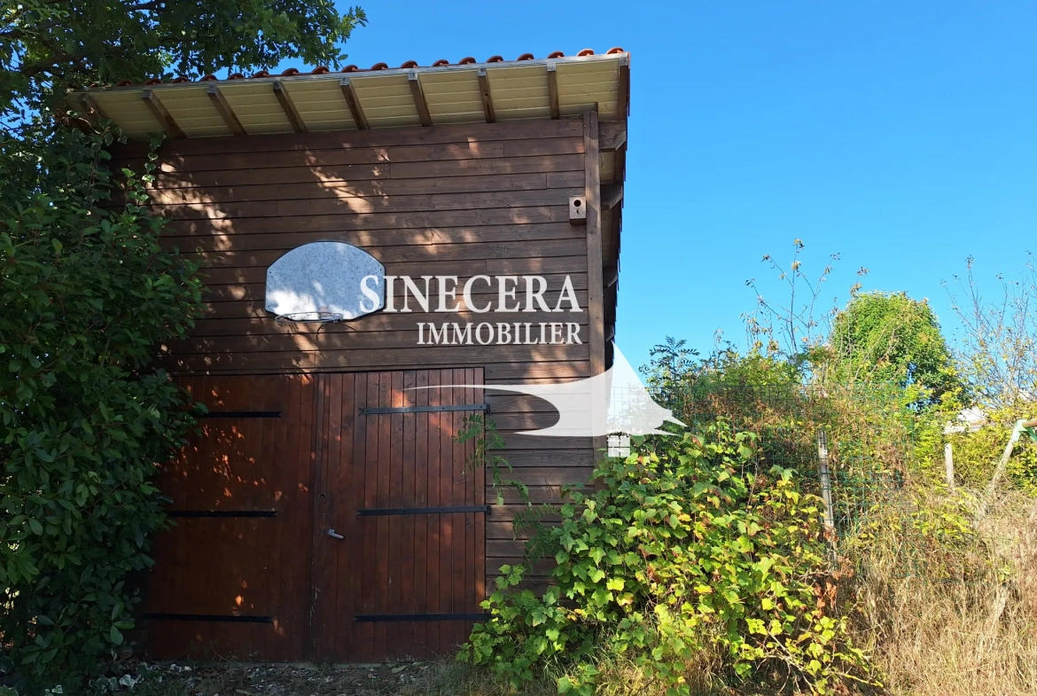 Maison en bois moderne à Ribérac de 156 m² avec jardin et potentiel de double logement 