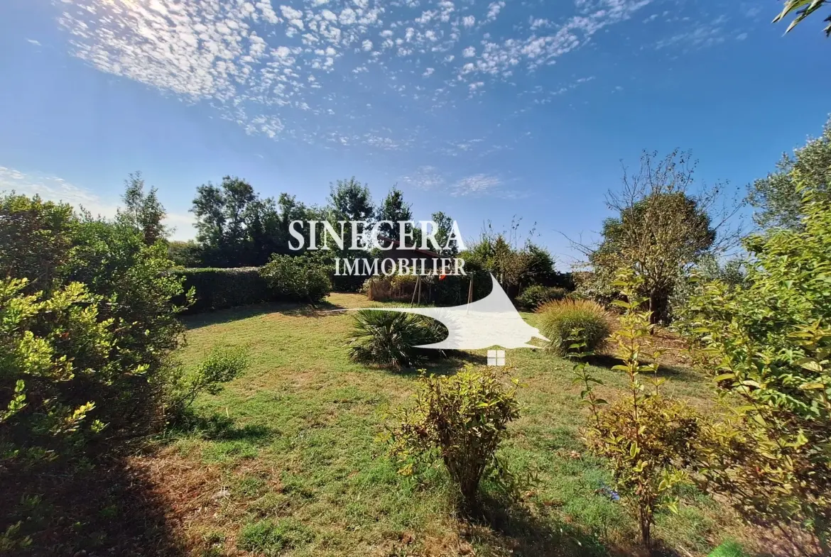 Maison en bois moderne à Ribérac de 156 m² avec jardin et potentiel de double logement 