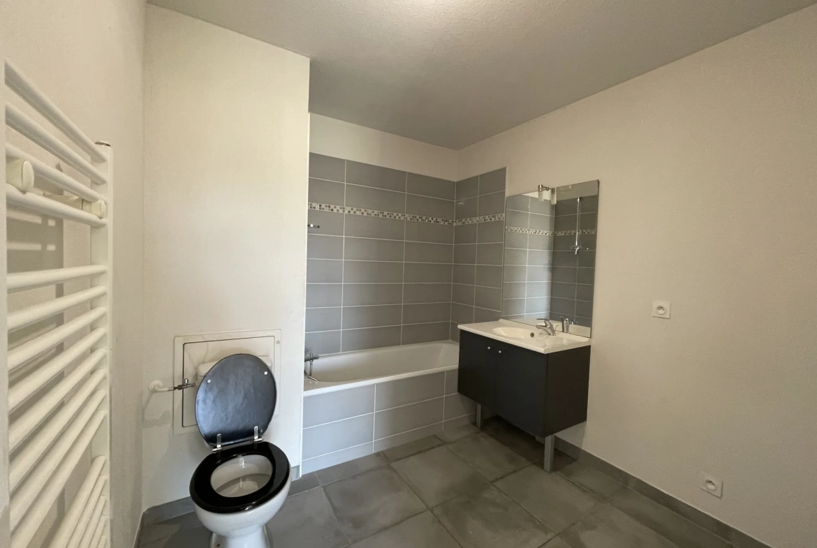 Achat appartement T2 lumineux avec balcon et parking à Bruges 